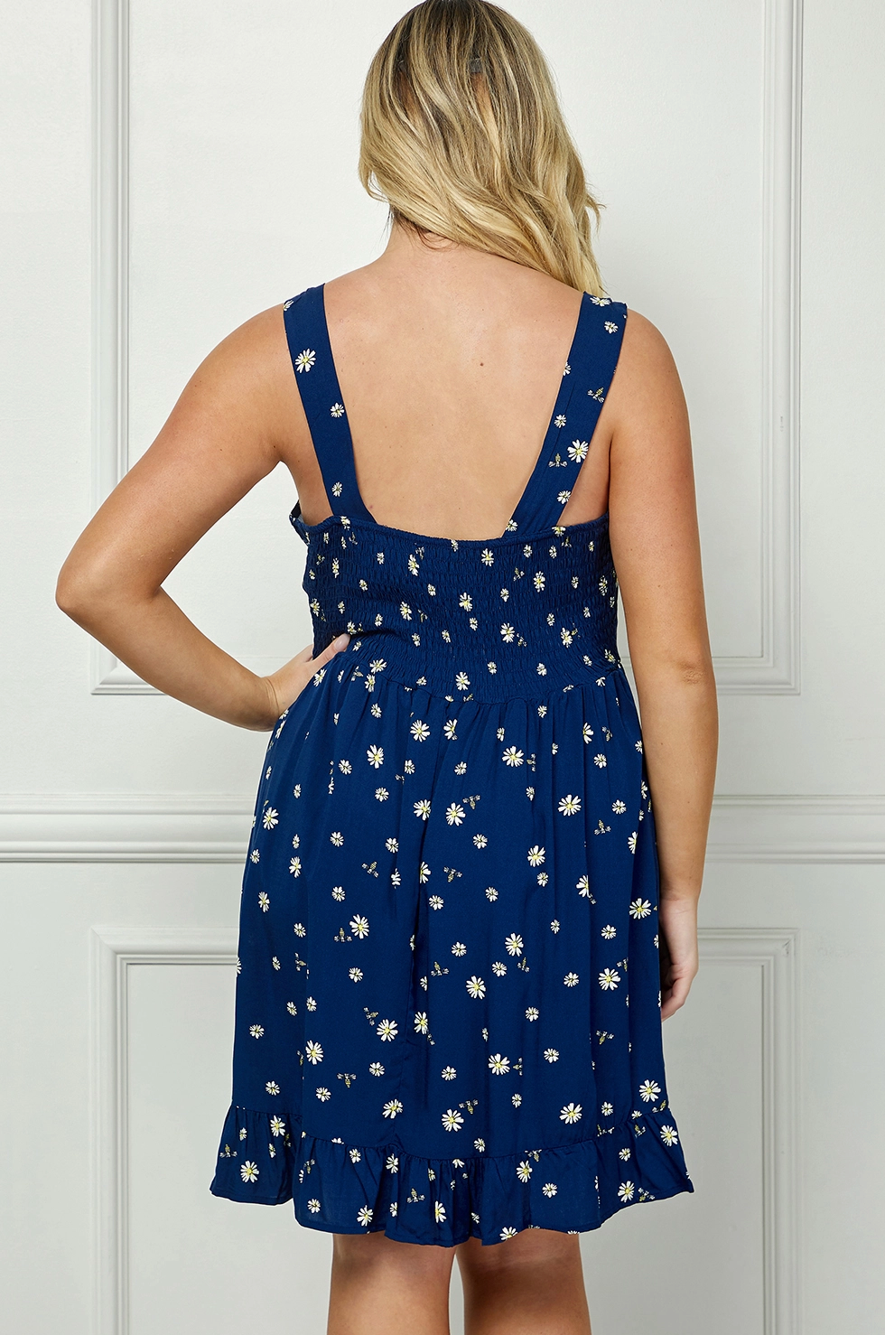 Daisy Ruffle Dress (Curvy)